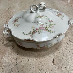 Old Abbey by Warwick 8” Round Covered Vegetable Bowl 1949